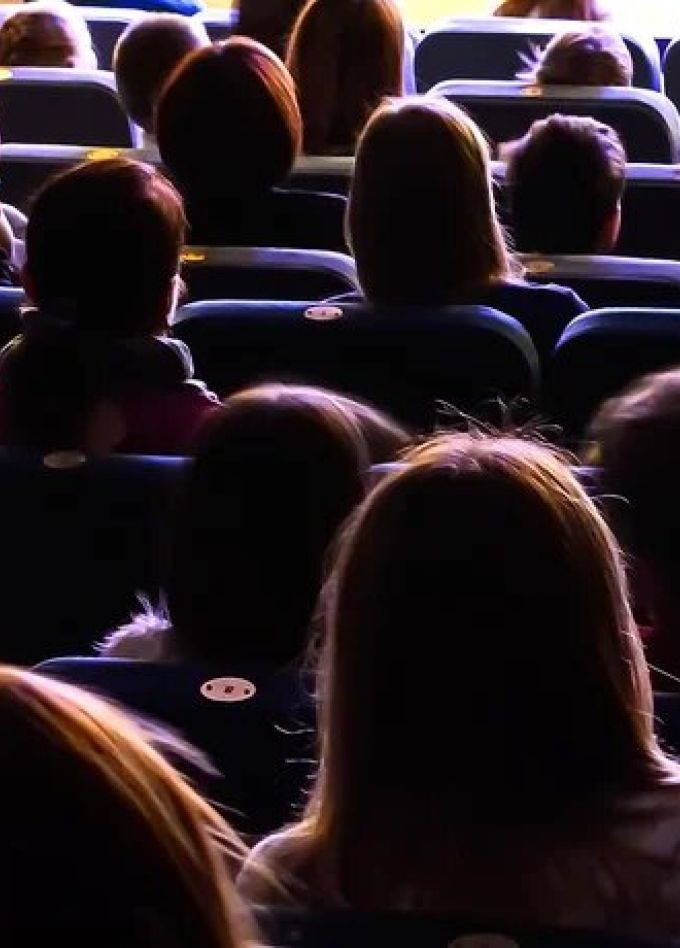 Осторожно — женщины!