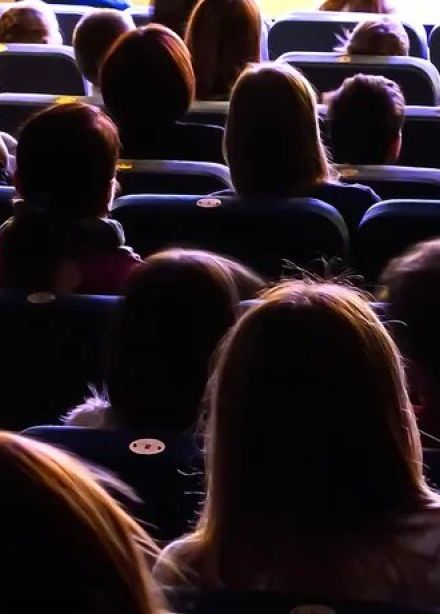 Осторожно — женщины!