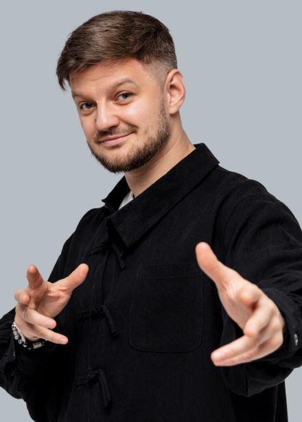 Алексей Жаров